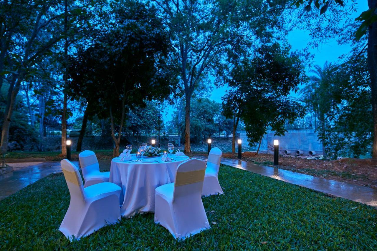 Signature Club Resort Devanahalli Exteriér fotografie